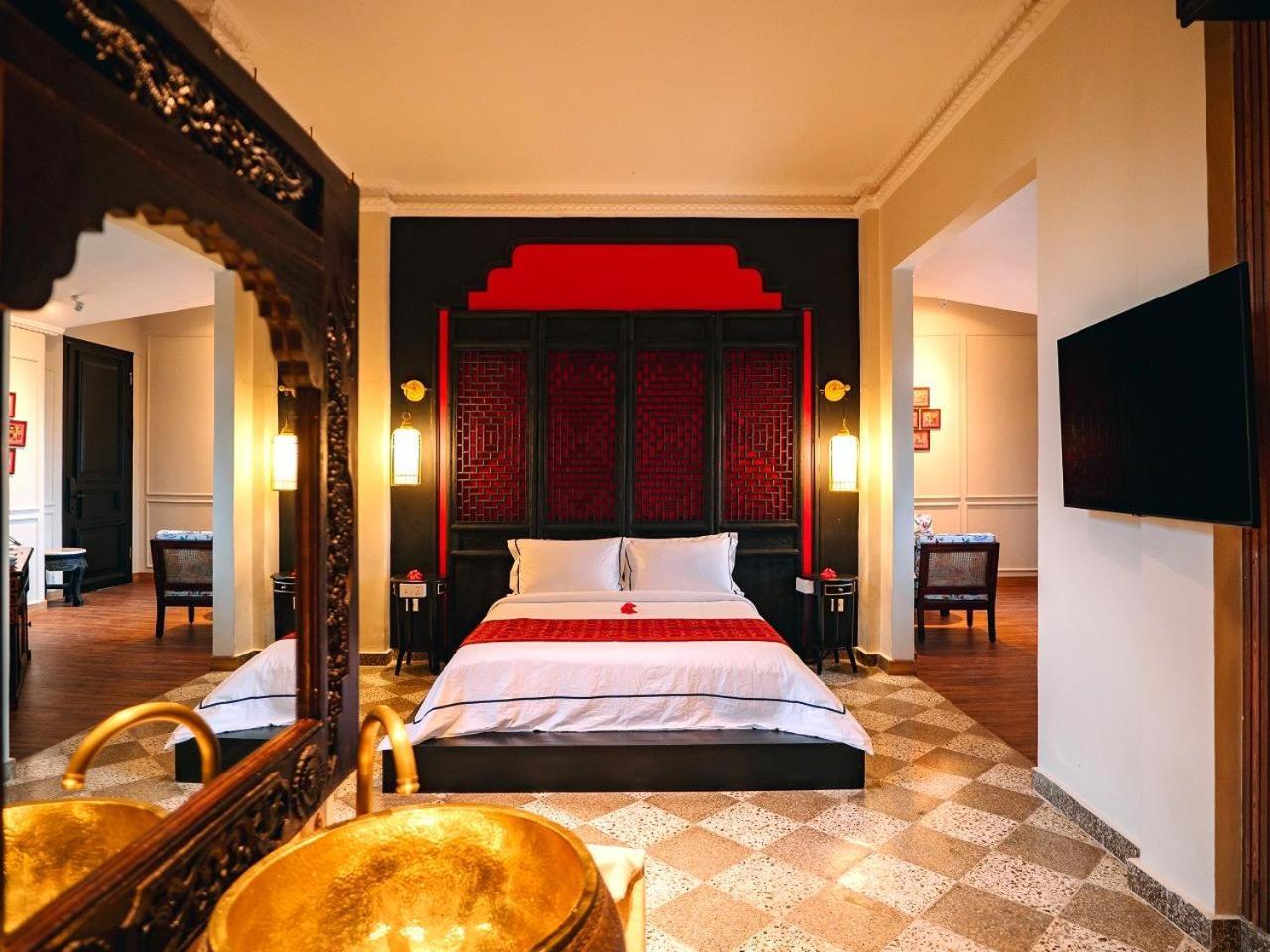 House Of Tugu, Old Town Джакарта Экстерьер фото