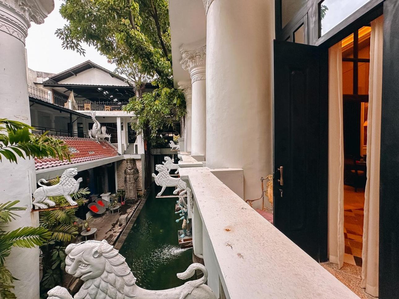 House Of Tugu, Old Town Джакарта Экстерьер фото
